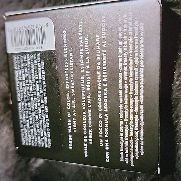 New Fenty Beauty Cheeks Out Freestyle Cream Blush  Peach Face - Picture 3 of 12